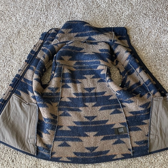 The North Face Sz L Campshire Aztec Women's Fleece Vest - Brown and Navy. - Picture 11 of 13
